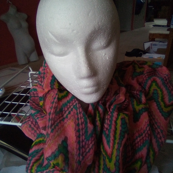 Forever 21 Designer V neck sweater   $34+free scarf . - Picture 7 of 11